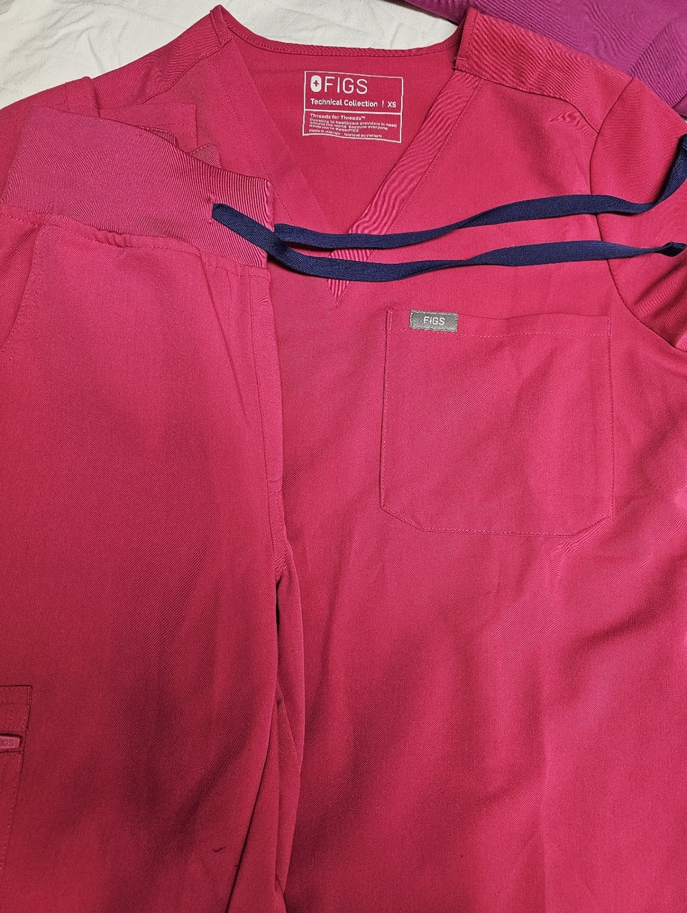 FIGS Ultra Rose Set  -  Catarina One Pocket Top xs & Pant xs P